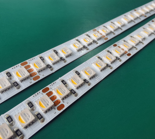 Ново пристигнување 2: Висококвалитетен RGBW LED Strip светло 120leds проектно осветлување.